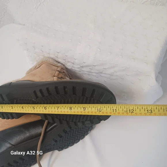 JBU Women Size 10 Tan and Black Winter Boots - Picture 11 of 12